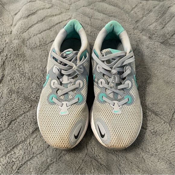 NIKE RENEW WOMENS SHOES SIZE 7.5 - Picture 2 of 4